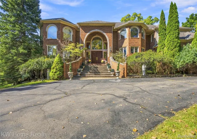 Photo 2 of Single family home for sale at 6364 Golden Ln, West Bloomfield, MI 48322 | MLS# 20261079336 | Listing updated on 2026-10-19