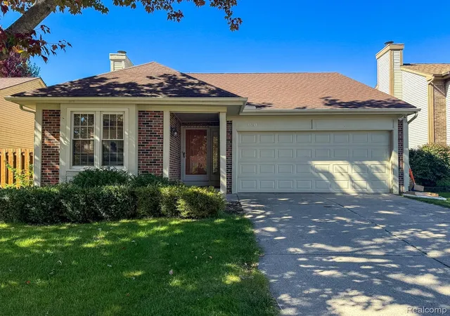 Photo 1 of Single family home for sale at 1580 Colony Dr, Rochester Hills, MI 48307 | MLS# 20261079356 | Listing updated on 2026-10-11