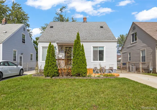 Photo 2 of Single family home for sale at 25274 Colgate St, Dearborn Heights, MI 48125 | MLS# 20261079357 | Listing updated on 2026-10-08