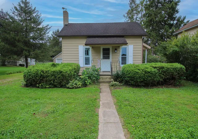 Photo 2 of Single family home for sale at 418 E Arbor St, Marcellus, MI 49067 | MLS# 68026052200 | Listing updated on 2026-10-07