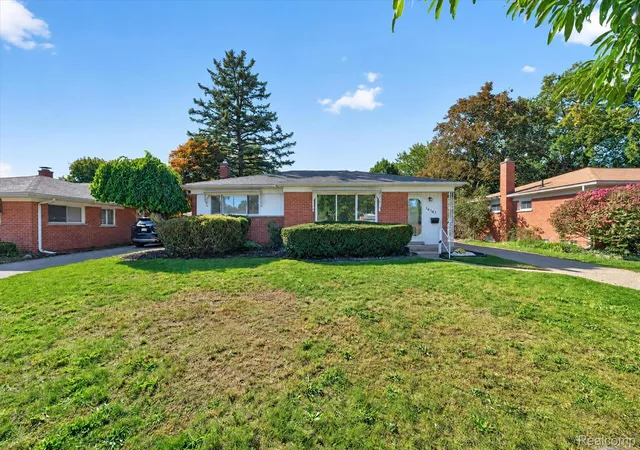 Photo 3 of Single family home for sale at 14147 Arcola St, Livonia, MI 48154 | MLS# 20261079367 | Listing updated on 2026-10-11