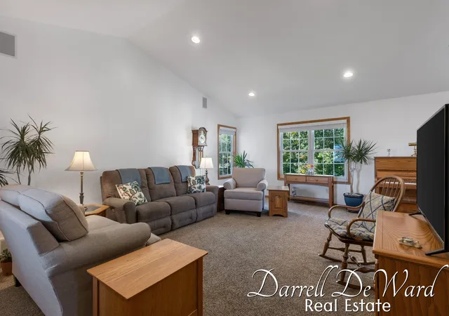 Photo 3 of Single family home for sale at 4172 Pintail Ct, Hudsonville, MI 49426 | MLS# 65026052206 | Listing updated on 2026-10-15