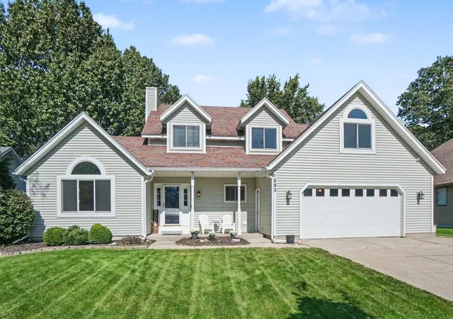 Photo 1 of Single family home for sale at 1233 Heather Dr, Holland, MI 49423 | MLS# 71026052212 | Listing updated on 2026-10-19