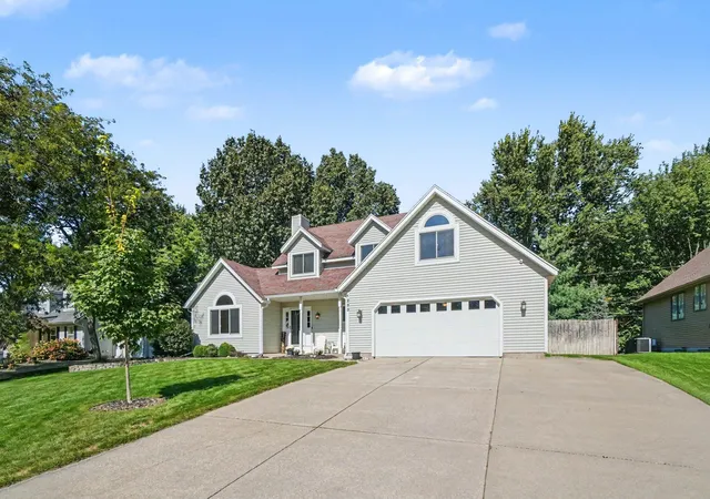 Photo 3 of Single family home for sale at 1233 Heather Dr, Holland, MI 49423 | MLS# 71026052212 | Listing updated on 2026-10-19
