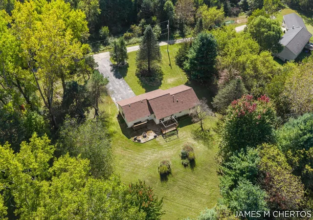 Photo 3 of Single family home for sale at 8283 Deer Valley Dr SE, Caledonia Township Kent, MI 49302 | MLS# 65026052217 | Listing updated on 2026-10-30