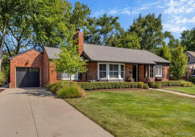 Photo 2 of Single family home for sale at 17234 Birwood Ave, Beverly Hills, MI 48025 | MLS# 20261079394 | Listing updated on 2026-10-18