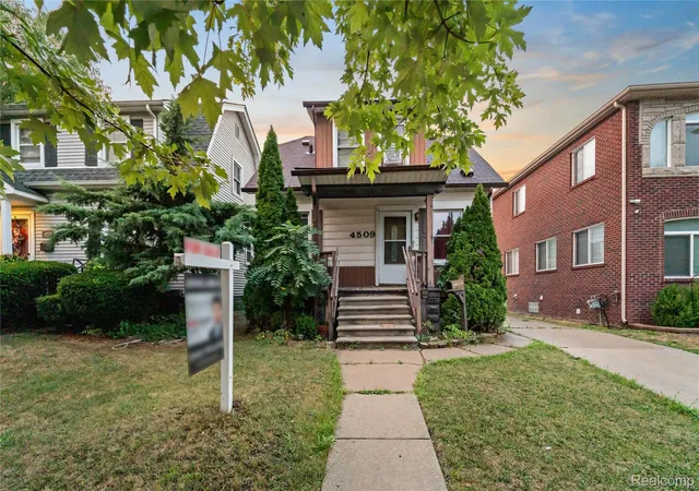 Photo 2 of Single family home for sale at 4509 Helen St, Dearborn, MI 48126 | MLS# 20261079401 | Listing updated on 2026-10-04