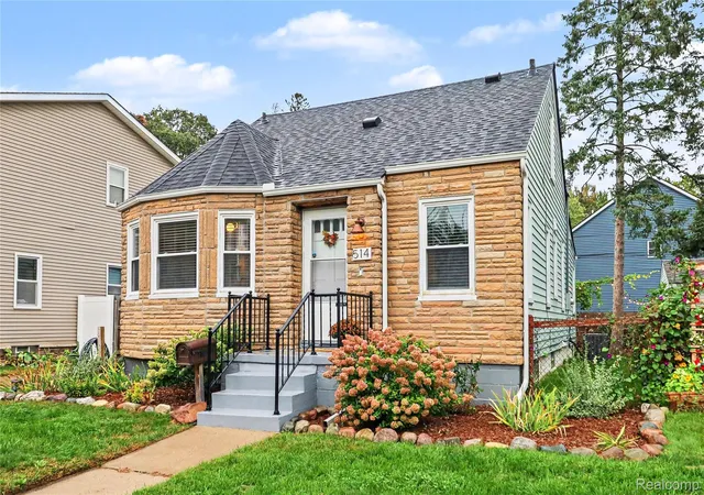 Photo 1 of Sale Pending at 514 Allen St, Ferndale, MI 48220 | MLS# 20261079409 | Listing updated on 2026-10-17