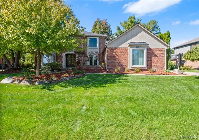 Single family home for sale at 6387 Tanglewood Dr, Troy, MI 48098 | MLS# 20261079415