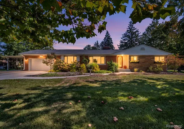 Photo 1 of Single family home for sale at 26215 Allen Rd, Woodhaven, MI 48183 | MLS# 20261079416 | Listing updated on 2026-10-07