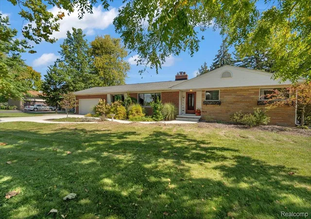 Photo 3 of Single family home for sale at 26215 Allen Rd, Woodhaven, MI 48183 | MLS# 20261079416 | Listing updated on 2026-10-07