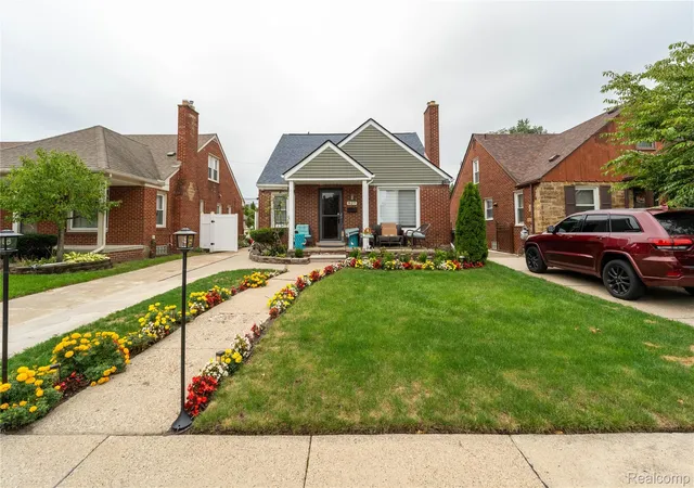 Photo 1 of Single family home for sale at 827 N Vernon St, Dearborn, MI 48128 | MLS# 20261079427 | Listing updated on 2026-10-17