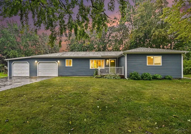 Photo 1 of Single family home for sale at 115 Chestnut St, Breckenridge, MI 48615 | MLS# 61050223526 | Listing updated on 2026-10-10