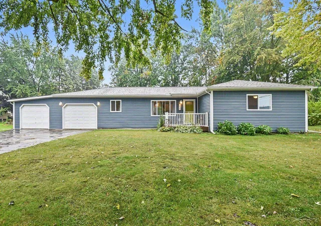 Photo 2 of Single family home for sale at 115 Chestnut St, Breckenridge, MI 48615 | MLS# 61050223526 | Listing updated on 2026-10-10
