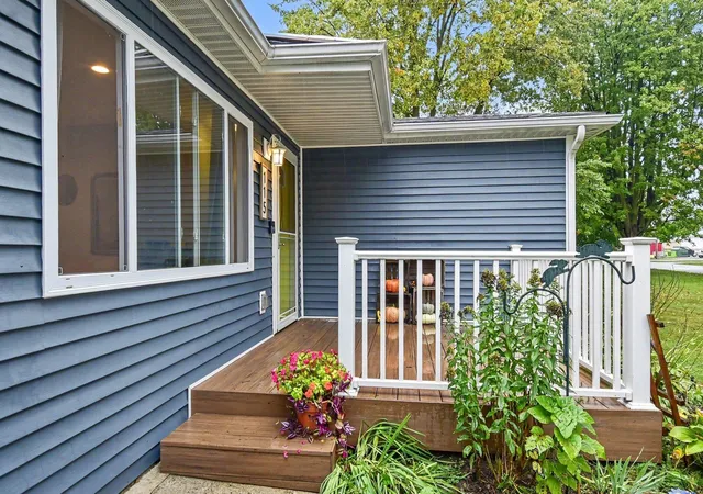 Photo 3 of Single family home for sale at 115 Chestnut St, Breckenridge, MI 48615 | MLS# 61050223526 | Listing updated on 2026-10-10