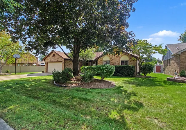 Photo 3 of Single family home for sale at 37885 Margareta Dr, Livonia, MI 48152 | MLS# 81026052272 | Listing updated on 2026-10-08