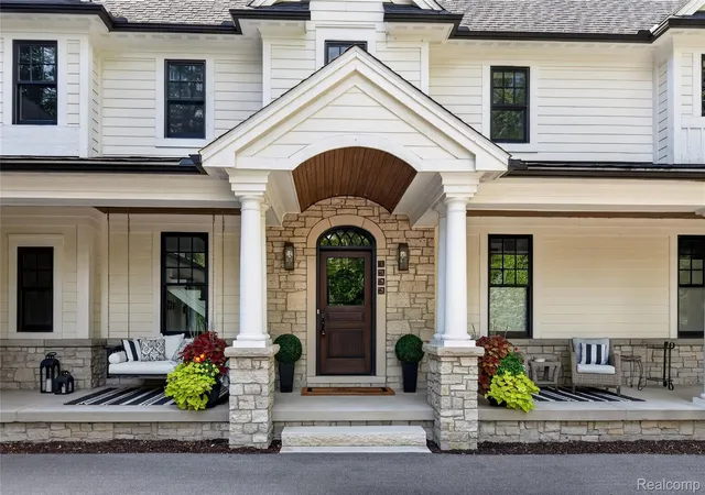 Photo 3 of Single family home for sale at 1533 Kensington Rd, Bloomfield Hills, MI 48304 | MLS# 20261079463 | Listing updated on 2026-10-20