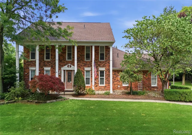 Photo 2 of Single family home for sale at 46884 Ben Franklin, Shelby Township, MI 48315 | MLS# 20261079464 | Listing updated on 2026-10-21