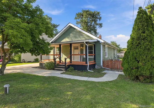 Photo 1 of Single family home for sale at 120 Oriole St, Commerce Township, MI 48382 | MLS# 20261079473 | Listing updated on 2026-10-15