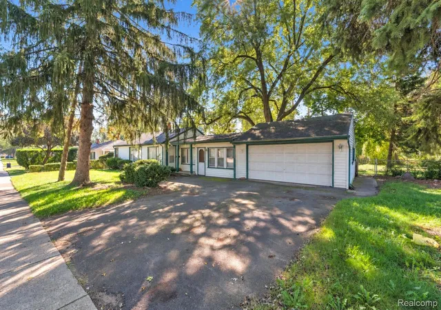Photo 25 of Single family home for sale at 23423 Annapolis St, Dearborn Heights, MI 48125 | MLS# 20261079478 | Listing updated on 2026-10-19