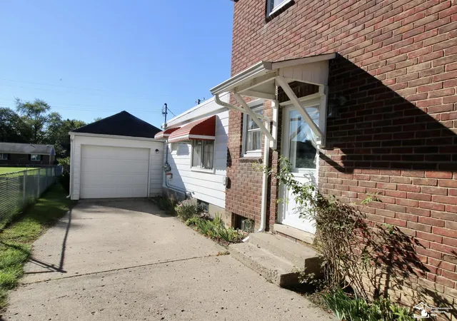 Photo 3 of Single family home for sale at 29386 Walnut St, Flat Rock, MI 48134 | MLS# 57050223540 | Listing updated on 2026-10-05