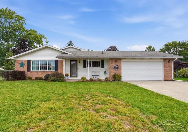 Photo 1 of Sale Pending at 538 Venice Ct, Bay City, MI 48708 | MLS# 61050223541 | Listing updated on 2026-10-08