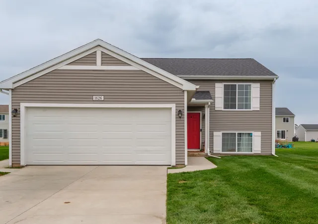 Photo 1 of Single family home for sale at 1626 Tea Pond Ct, Vicksburg, MI 49097 | MLS# 66026052299 | Listing updated on 2026-10-15