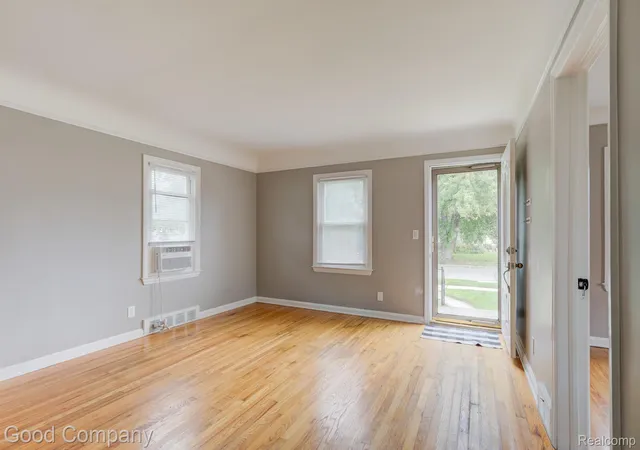Photo 2 of Single family home for sale at 14987 University St, Allen Park, MI 48101 | MLS# 20261079509 | Listing updated on 2026-10-13
