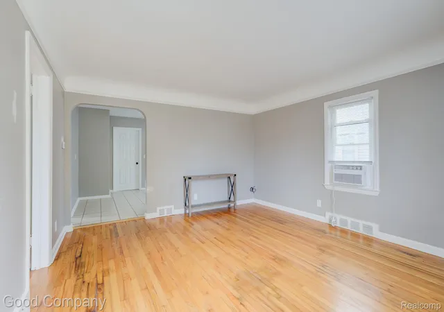 Photo 3 of Single family home for sale at 14987 University St, Allen Park, MI 48101 | MLS# 20261079509 | Listing updated on 2026-10-13