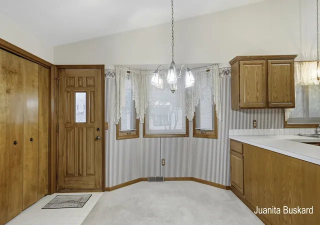 Listing Photo 5 - Condo for sale in building located at 1082 Amberwood W Dr SW, Byron Center, MI 49315 - Unit #130