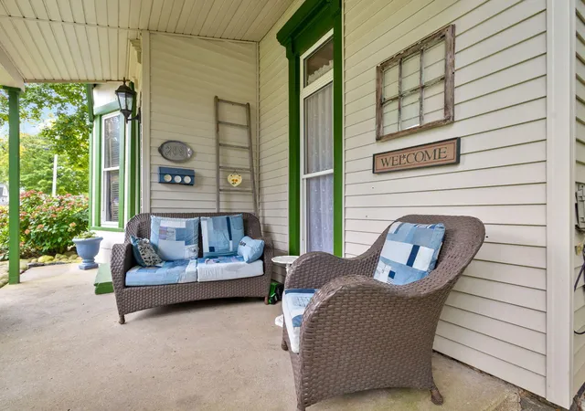 Photo 3 of Single family home for sale at 208 E Jefferson St, Cassopolis, MI 49031 | MLS# 69026052337 | Listing updated on 2026-10-12