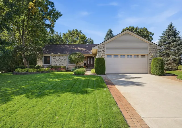 Photo 1 of Sale Pending at 29369 Hampton Ct, New Hudson, MI 48165 | MLS# 81026052346 | Listing updated on 2026-10-05