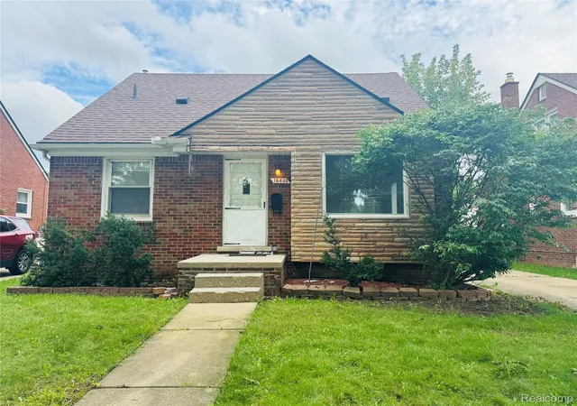 Photo 1 of Single family home for sale at 15632 Englewood Ave, Allen Park, MI 48101 | MLS# 20261079558 | Listing updated on 2026-10-19