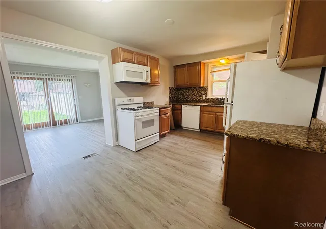 Photo 2 of Single family home for sale at 15632 Englewood Ave, Allen Park, MI 48101 | MLS# 20261079558 | Listing updated on 2026-10-19