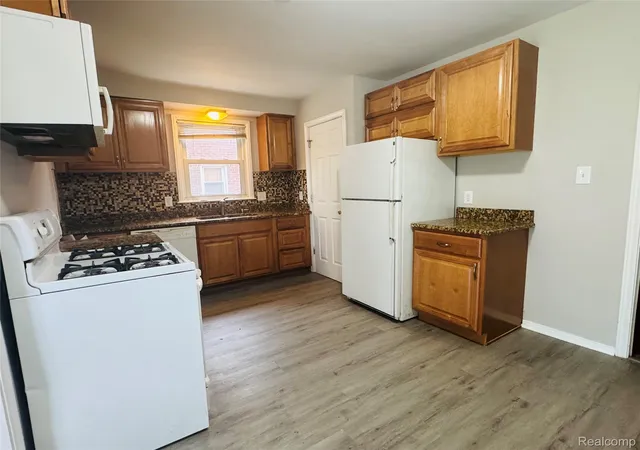 Photo 3 of Single family home for sale at 15632 Englewood Ave, Allen Park, MI 48101 | MLS# 20261079558 | Listing updated on 2026-10-19