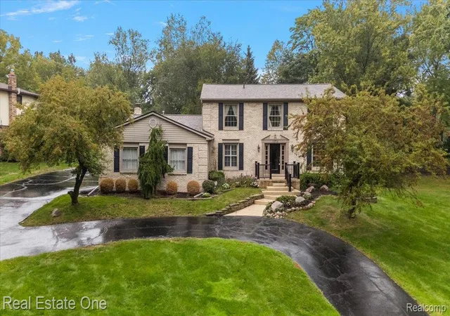 Photo 2 of Single family home for sale at 1854 Ludgate Ln, Rochester Hills, MI 48309 | MLS# 20261079561 | Listing updated on 2026-10-20