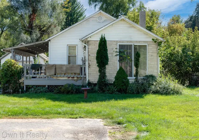 Photo 1 of Single family home for sale at 2874 E Ashby Rd, Midland, MI 48640 | MLS# 20261079577 | Listing updated on 2026-10-06