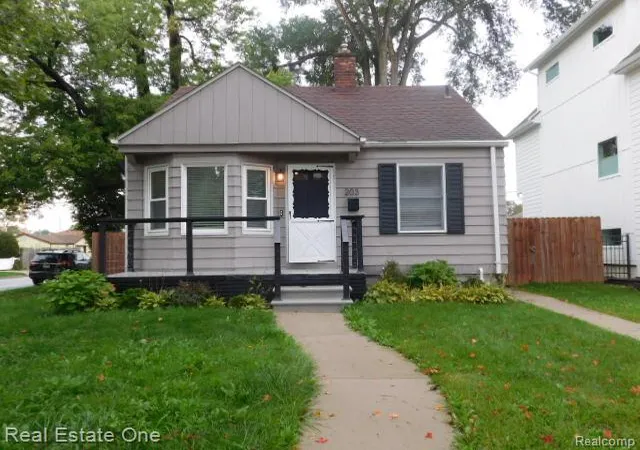 Photo 1 of Single family home for sale at 203 S Wilson Ave, Royal Oak, MI 48067 | MLS# 20261079585 | Listing updated on 2026-10-18