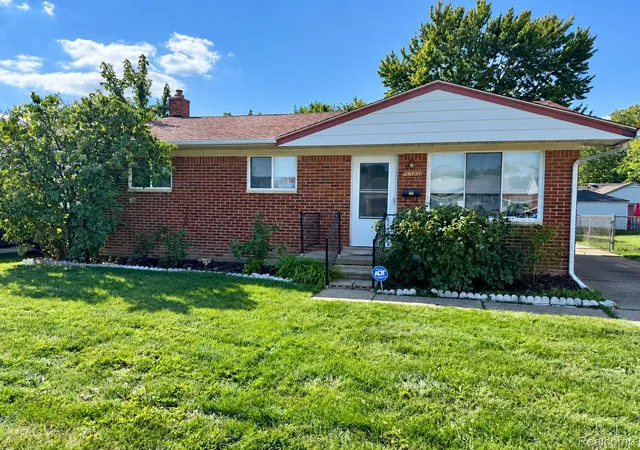 Photo 1 of Sale Pending at 26731 Roberta St, Roseville, MI 48066 | MLS# 20261079587 | Listing updated on 2026-10-14