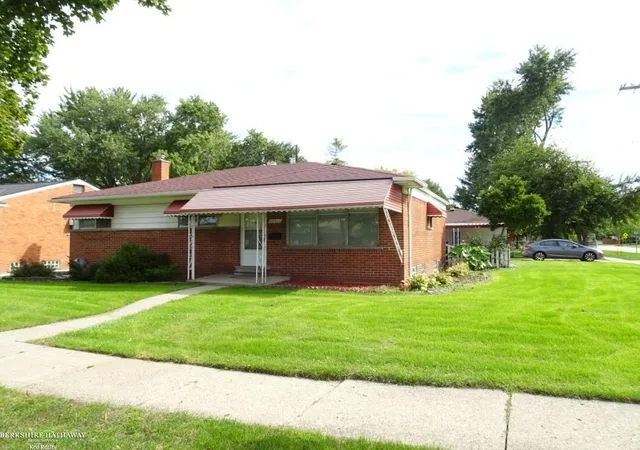 Photo 1 of Sale Pending at 28014 Lorraine Ave, Warren, MI 48093 | MLS# 58050223572 | Listing updated on 2026-10-18