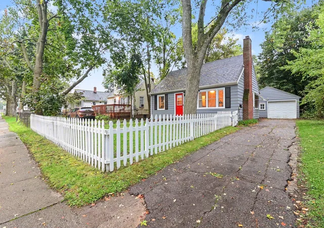 Photo 1 of Sale Pending at 318 E Rouse St, Lansing, MI 48910 | MLS# 65026052374 | Listing updated on 2026-10-06
