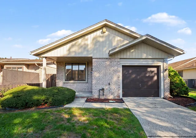 Photo 2 of Condo for sale at 13811 Brockington Dr, Warren, MI 48088 | MLS# 20261079601 | Listing updated on 2026-10-18
