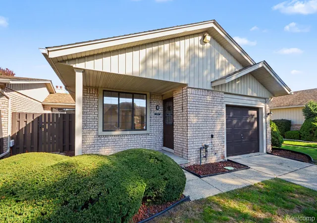 Photo 3 of Condo for sale at 13811 Brockington Dr, Warren, MI 48088 | MLS# 20261079601 | Listing updated on 2026-10-18