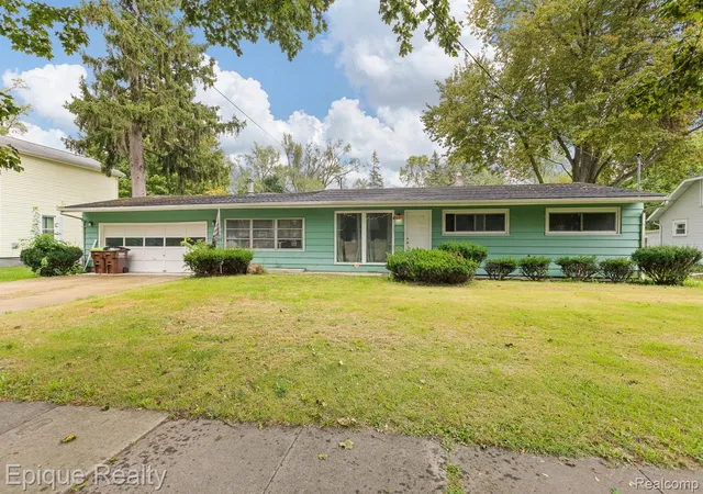 Photo 3 of Single family home for sale at 1231 Vine St, Adrian, MI 49221 | MLS# 20261079602 | Listing updated on 2026-10-19