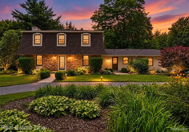 Photo 1 of Sale Pending at 6039 Fish Lake Rd, Holly, MI 48442 | MLS# 20261079604 | Listing updated on 2026-10-16