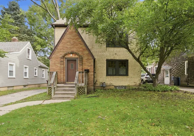 Photo 1 of Single family home for sale at 1611 South Blvd, Ann Arbor, MI 48104 | MLS# 81026052376 | Listing updated on 2026-10-13