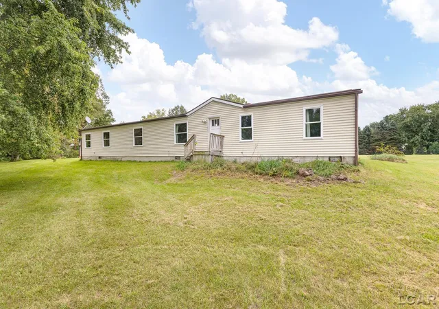 Photo 1 of Single family home for sale at 11818 Silver Lake Hwy, Brooklyn, MI 49230 | MLS# 56050223581 | Listing updated on 2026-10-05