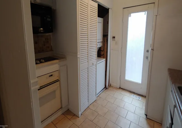 Photo 3 of Single family home for sale at 22028 Maple St, Saint Clair Shores, MI 48081 | MLS# 58050223590 | Listing updated on 2026-10-09