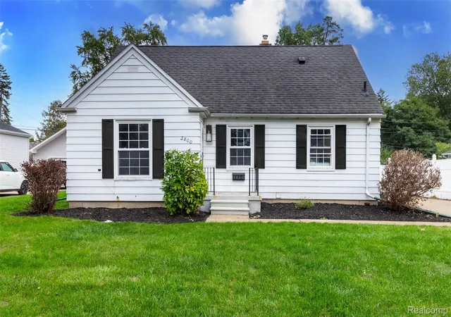 Photo 1 of Sale Pending at 2800 Cummings Ave, Berkley, MI 48072 | MLS# 20261079632 | Listing updated on 2026-10-09