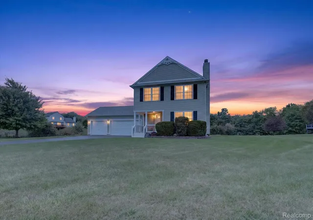 Photo 1 of Single family home for sale at 12443 Peabody Dr, Fenton, MI 48430 | MLS# 20261079635 | Listing updated on 2026-10-09